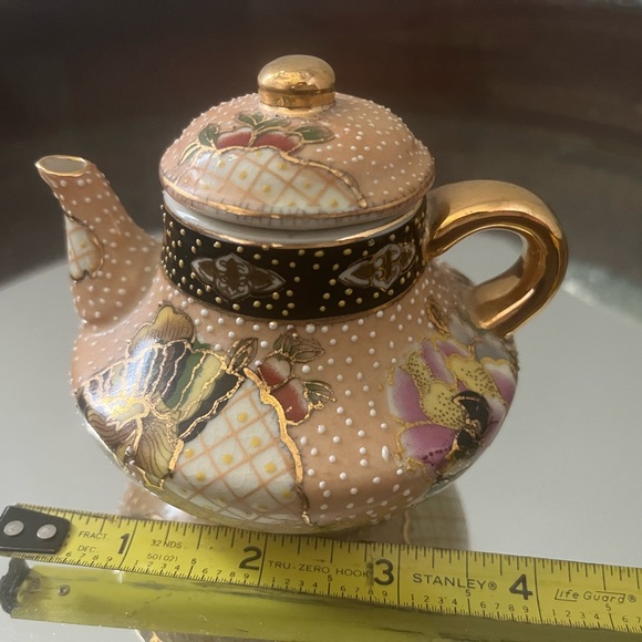 Vintage Porcelain Hand Painted Floral Moriage Enameled Teapot Gold Tone Accents - Picture 4 of 4